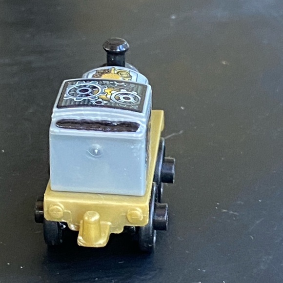 THOMAS & FRIENDS MINIS ROBOT CHARLIE (Fisher-Price, 2015) MINIATURE TRAIN TOY - Picture 5 of 8